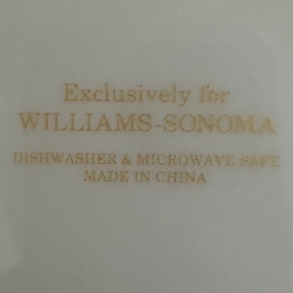 Williams-Sonoma Gold Christmas Tree Salad/Dessert Plates Set of 2 Discontinued - Picture 9 of 9